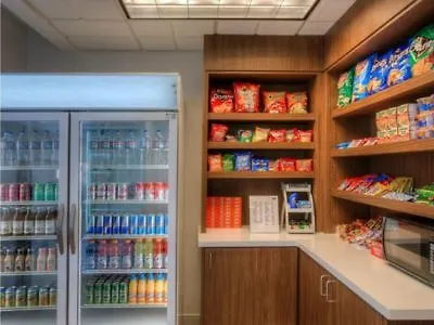 Holiday Inn Express Hotel & Suites Tempe By Ihg 2*,